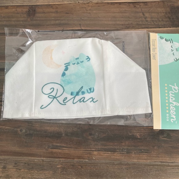 Tissue Box Cover - from Pusheen Box Spring 2021 - 3 PUSHEEN ITEMS FOR $20 - Picture 2 of 5